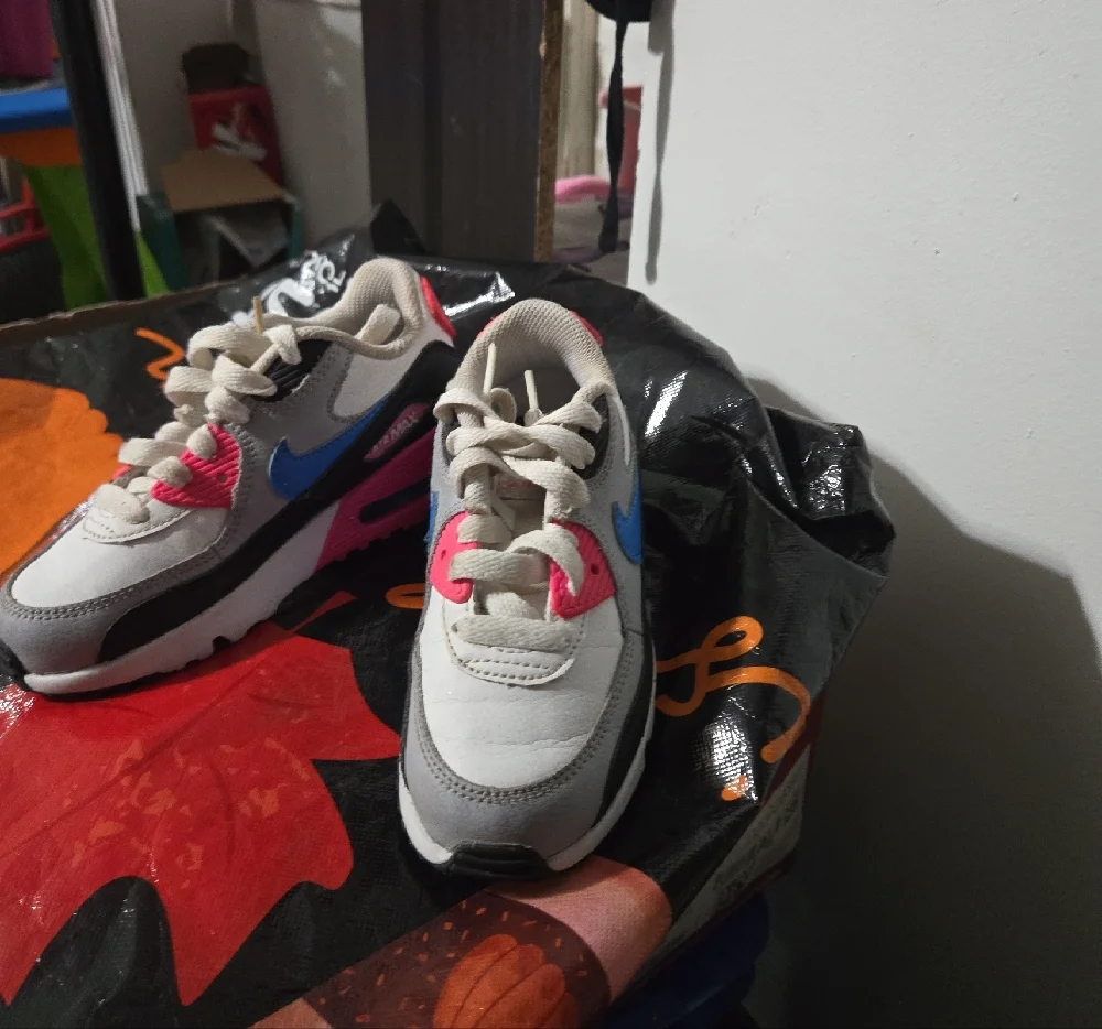 Nike Kids Sneakers in White, Pink & Blue